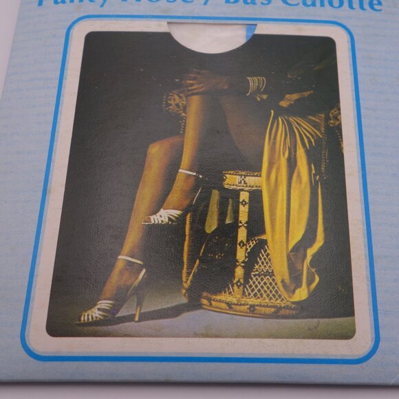 Vintage Prestige Ultra Sheer Made in Italy 100% Nylon 15 DEN White Panty Hose - Picture 2 of 13